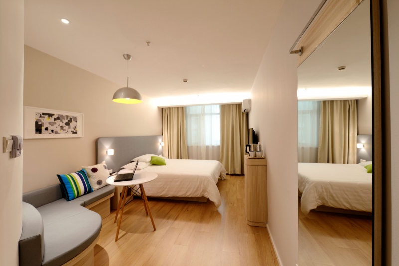 hotel-MARIE-min_hotel_guest_room_new-634601